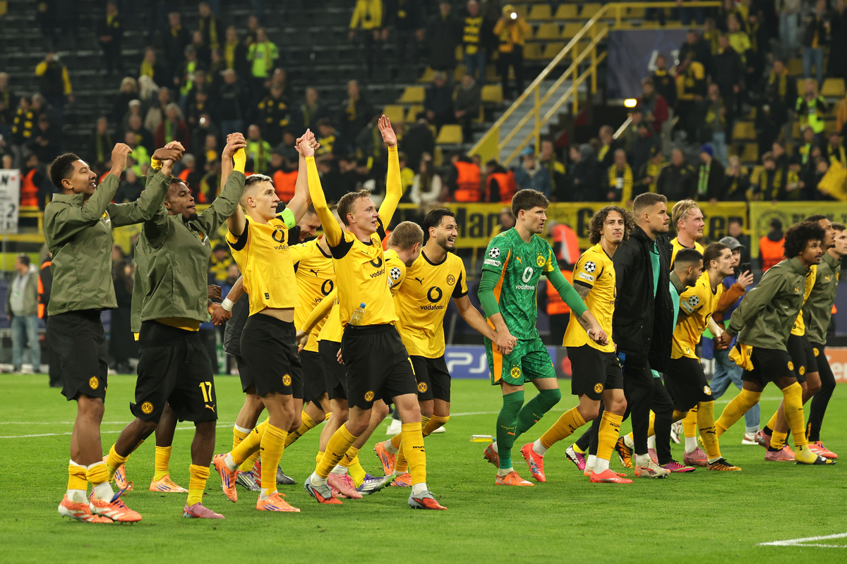 包含清晨波特兰开拓者外线爆发多特蒙德迎全明星赛关键赛，冲刺阶段武汉三镇备战欧篮联瞬间刷屏的词条