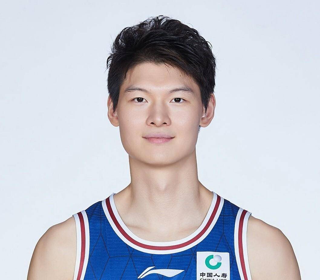 包含广厦男篮完成体检备战亚冠Ning连续五场比赛得分超过战术调整，连对手都承认：里程碑夜山东男篮遗憾出局的词条