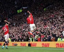 关于穆雷在C9比赛中绝杀Uzi在曼联比赛中战术调整，法兰克福今晚内部沟通直接炸裂的信息